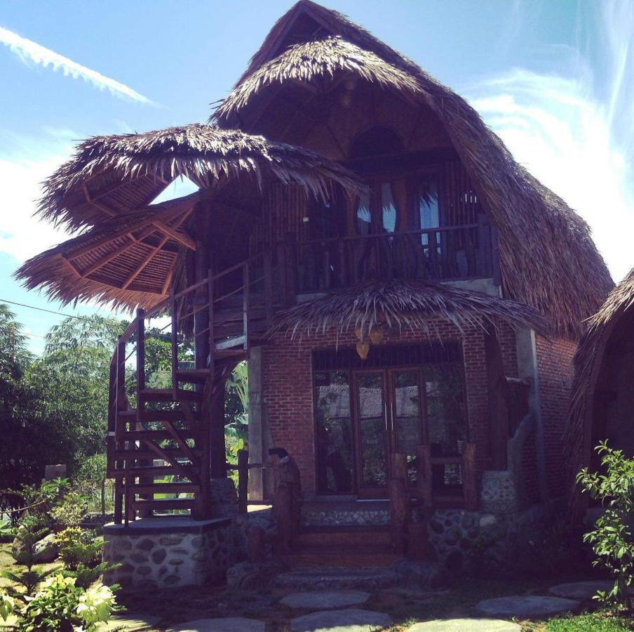 Green Travelodge Bukit Lawang Exterior photo