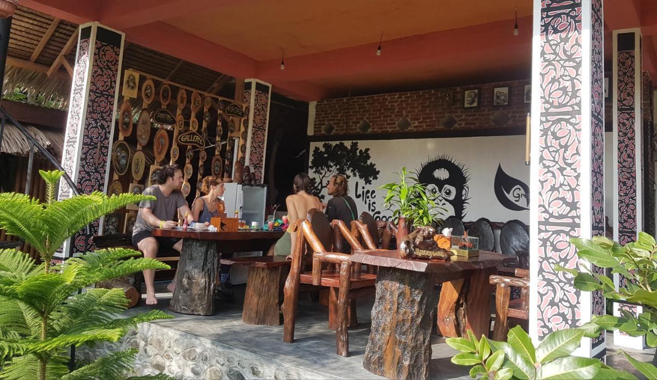 Green Travelodge Bukit Lawang Exterior photo